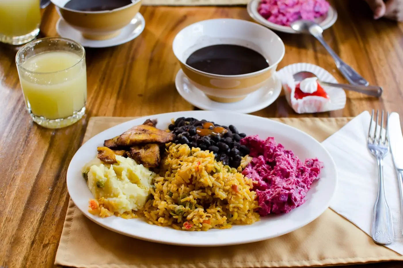 Traditional Costa Rican plate of rice, beans and plantain